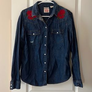 Levi’s classic fit western button down shirt